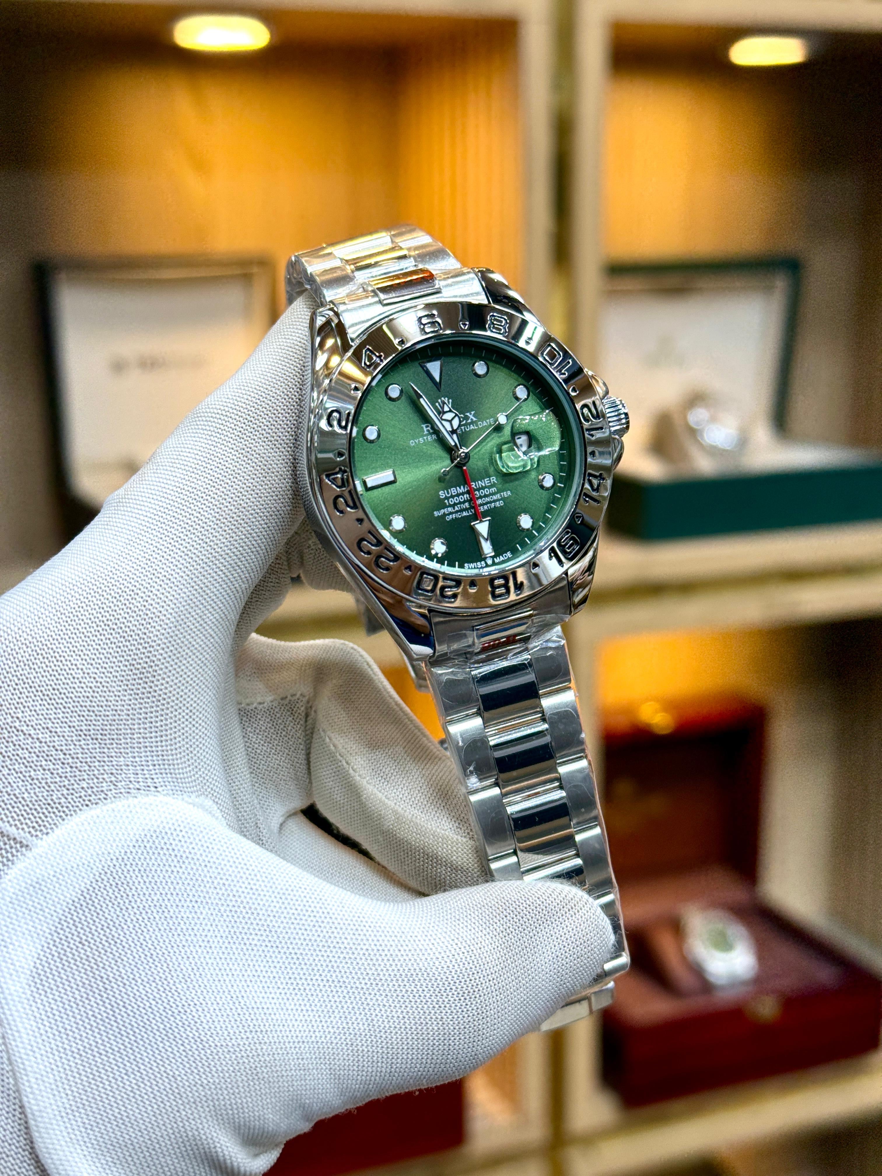 Rolex GMT Semi Auto (QUARTZ) Rotating Bazel (Green)